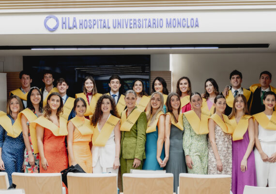 La IX promoción de estudiantes de Medicina formados en el Hospital HLA Universitario Moncloa celebra su graduación