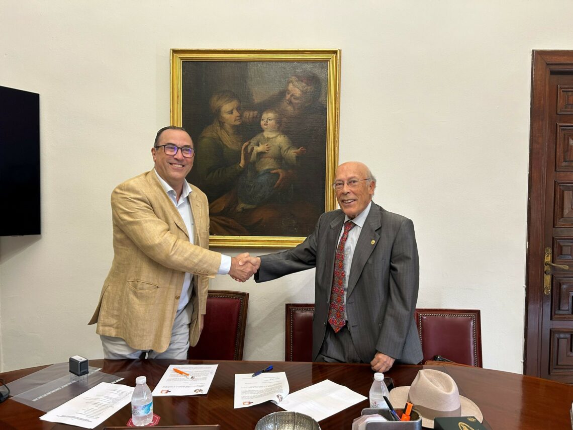 LA ONG MÁS QUE FARMACIA FIRMA UN ACUERDO DE COLABORACIÓN CON LA ACADEMIA IBEROAMERICANA DE FARMACIA