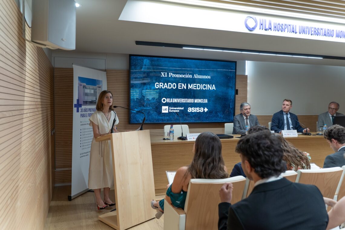 La XI promoción de estudiantes de Medicina formados en el hospital HLA Universitario Moncloa celebra su graduación