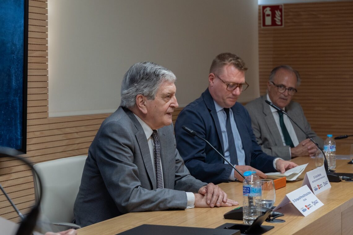 La XI promoción de estudiantes de Medicina formados en el hospital HLA Universitario Moncloa celebra su graduación